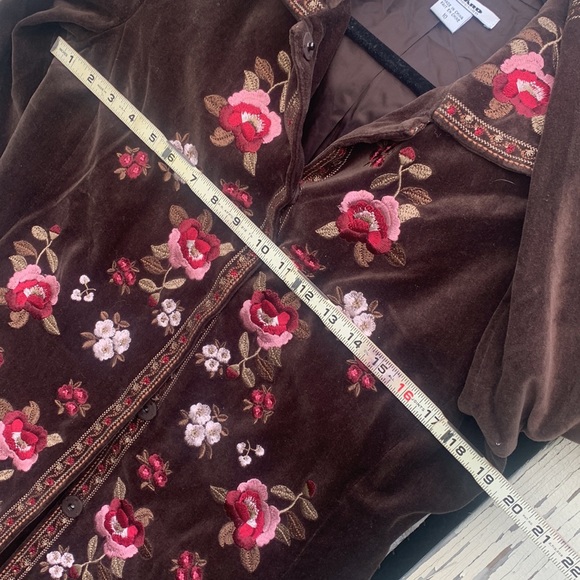 Embroidered long coat brown floral Nygard Collection - Picture 11 of 16